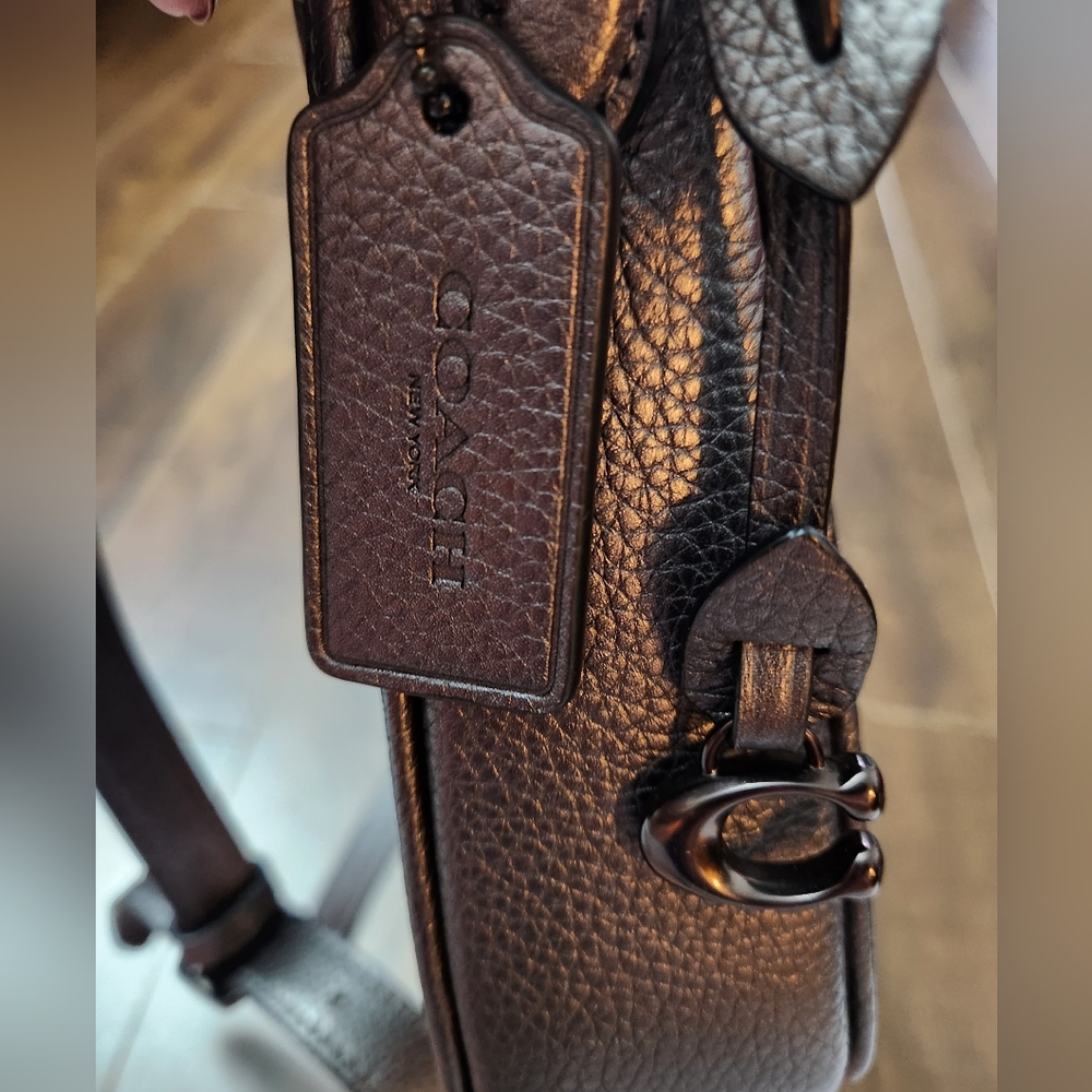 Elegant Gray Leather Crossbody Bag - Picture 2 of 7